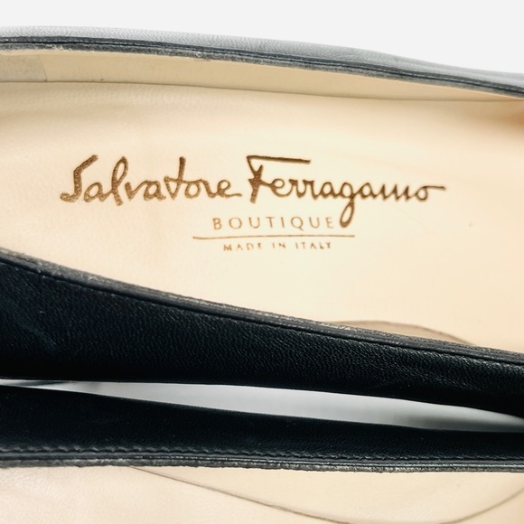 SALVATORE FERRAGAMO Italy block heal pumps - Picture 8 of 9